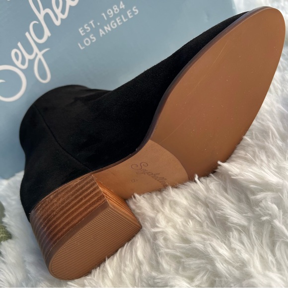 Seychelles, floodplain suede black bootie, size 6 - Picture 10 of 16